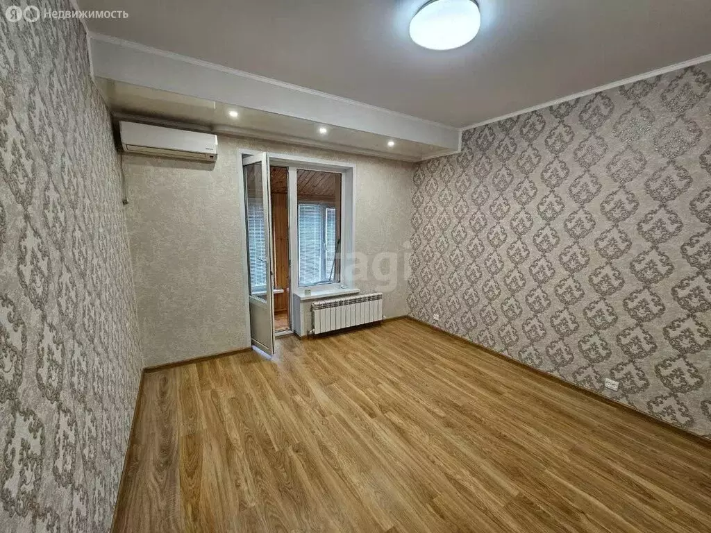 3-комнатная квартира: село Ямное, улица Атамана Платова, 2/6 (84.3 м) - Фото 0