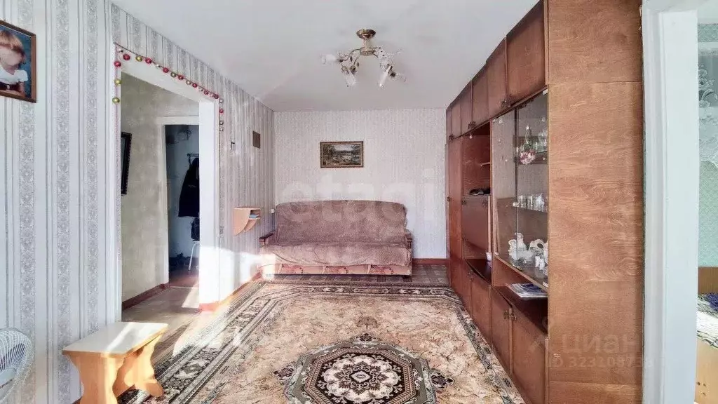 2-к кв. Омская область, Омск Нефтезаводская ул., 15 (42.0 м) - Фото 0