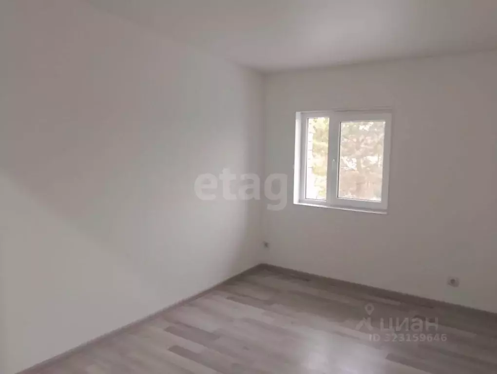 Дом в Оренбургская область, Оренбургский район, Нежинский сельсовет, ... - Фото 1