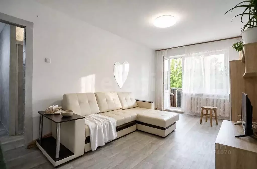 3-к кв. Кемеровская область, Кемерово бул. Строителей, 28Б (47.3 м) - Фото 1