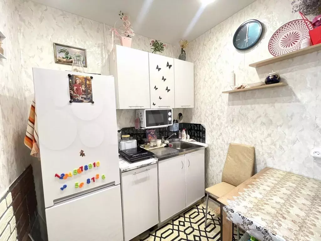 Комната 17,5 м в 4-к., 1/5 эт. - Фото 0