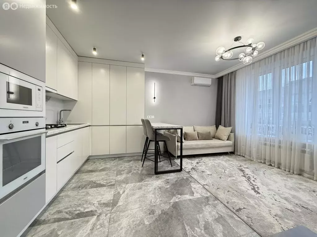 1-комнатная квартира: Брянск, улица Вали Сафроновой, 74 (50 м) - Фото 2