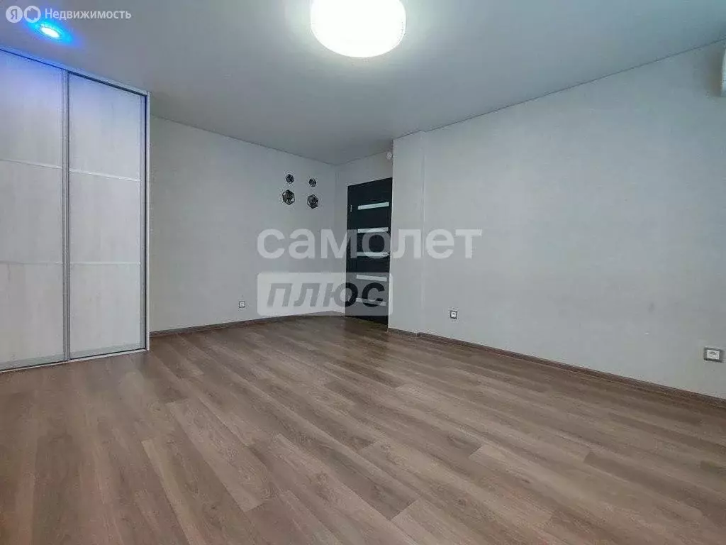 2-комнатная квартира: Липецк, улица И.В. Свиридова, 6 (67.8 м) - Фото 1