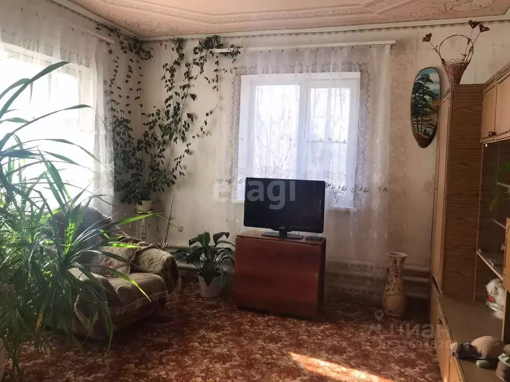 Дом в Карачаево-Черкесия, Усть-Джегута ул. Фадеева, 12 (170 м) - Фото 0