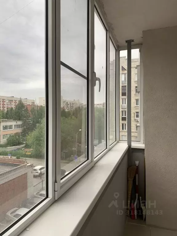 2-к кв. Омская область, Омск ул. Маршала Жукова, 101к1/37 (62.0 м) - Фото 1
