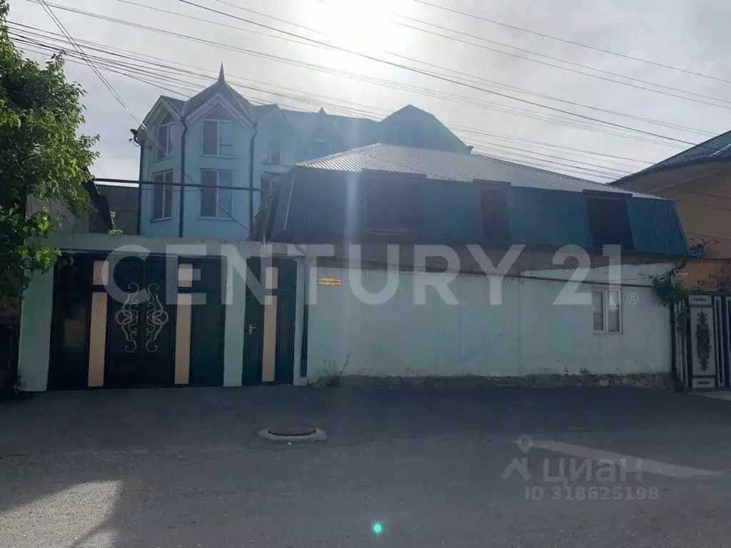 Дом в Дагестан, Махачкала ул. Пирмагомедова, 62 (300 м) - Фото 0