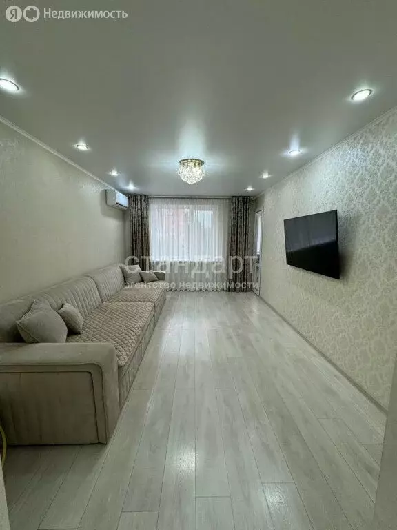 3-комнатная квартира: Ессентуки, улица Орджоникидзе, 67А (68.8 м) - Фото 1