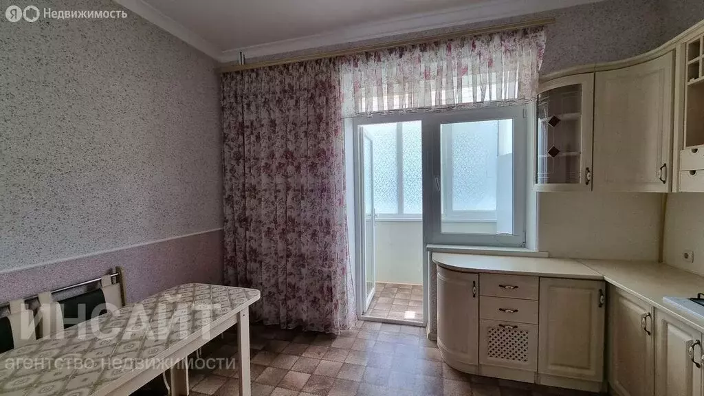 3-комнатная квартира: Севастополь, улица Генерала Саймонова, 46 (77 м) - Фото 1