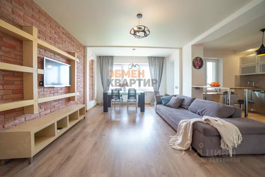 3-к кв. Свердловская область, Екатеринбург ул. Ясная, 20Д (102.6 м) - Фото 0