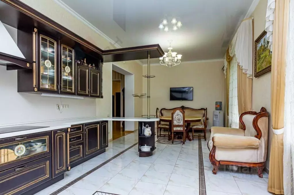 Дом в Краснодарский край, Краснодар ул. Безкровного, 35 (459 м) - Фото 0