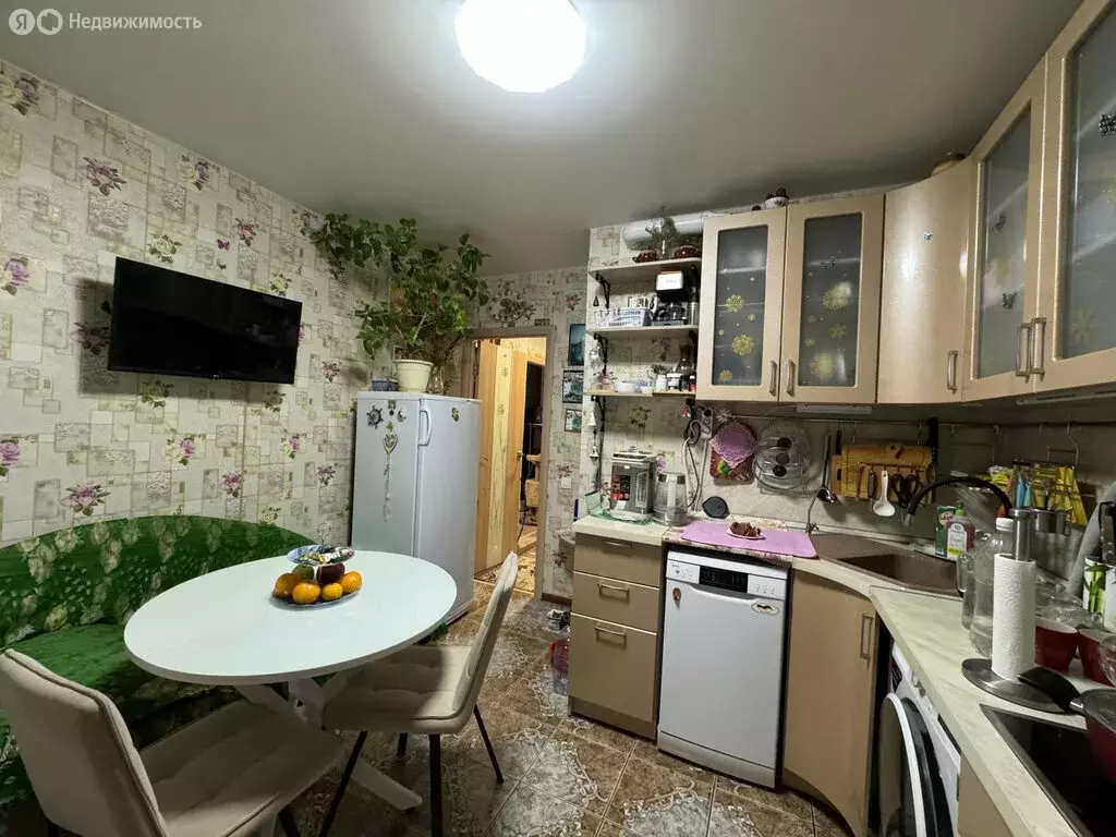 1-комнатная квартира: Новочебоксарск, улица Воинов-Интернационалистов, ... - Фото 0