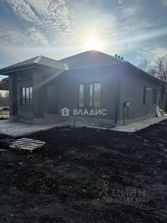 Дом в Белгородская область, Строитель Яковлевский городской округ, ул. ... - Фото 1