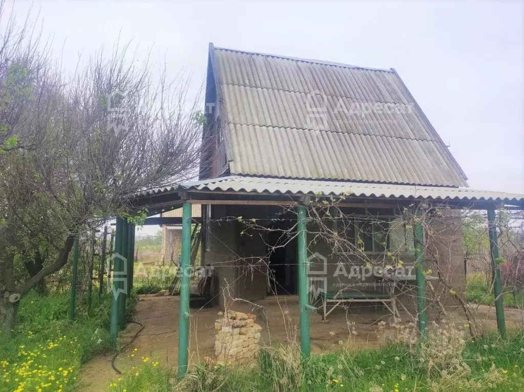 Дом в Волгоградская область, Светлоярский район, Большечапурниковское ... - Фото 1