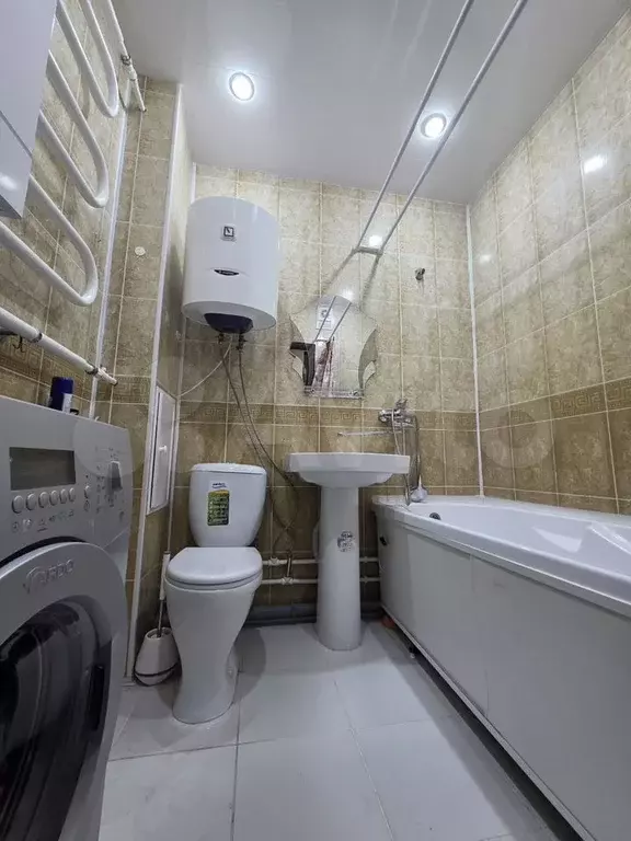 1-к. квартира, 38 м, 9/9 эт. - Фото 0