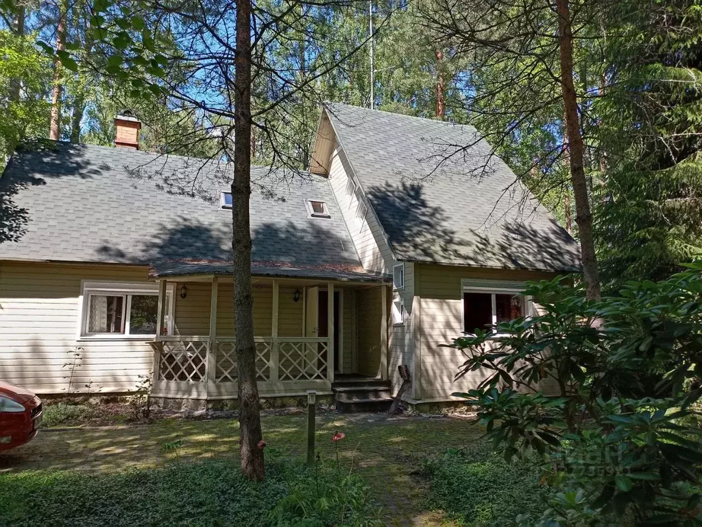 Дом в Ленинградская область, Выборгский район, Рощинское городское ... - Фото 1