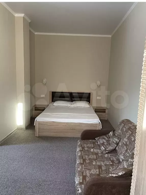 Комната 35 м, 1/2 эт. - Фото 1