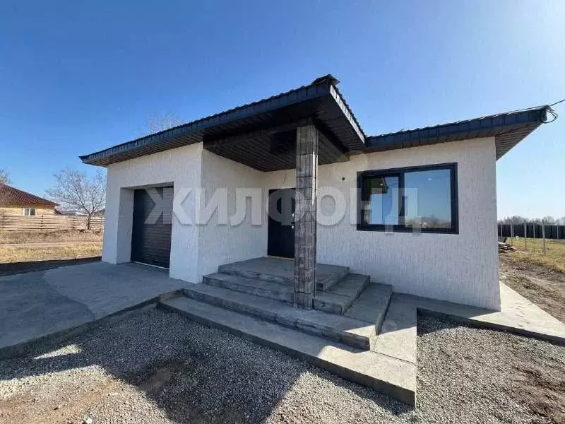 Дом в Хакасия, Усть-Абаканский район, пос. Тепличный ул. Весенняя, 43 ... - Фото 1