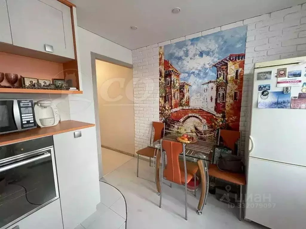 2-к кв. Тюменская область, Тюмень Кремлевская ул., 85к1 (62.5 м) - Фото 2