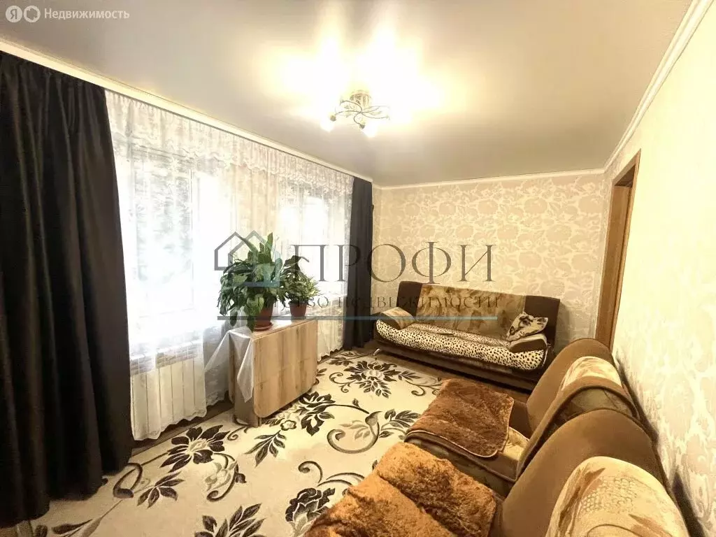2-комнатная квартира: Новый Оскол, улица Фрунзе, 3 (50 м) - Фото 1