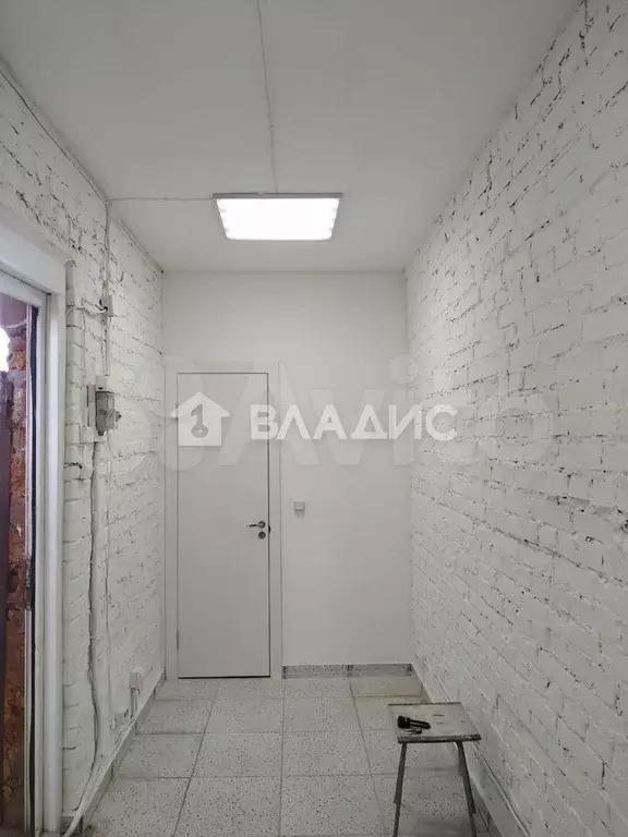 Продам помещение свободного назначения, 9.6 м - Фото 0