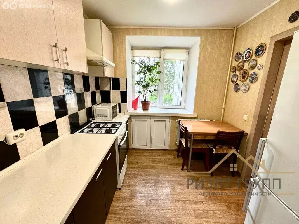 3-комнатная квартира: Казань, улица Академика Павлова, 23 (62.1 м) - Фото 1