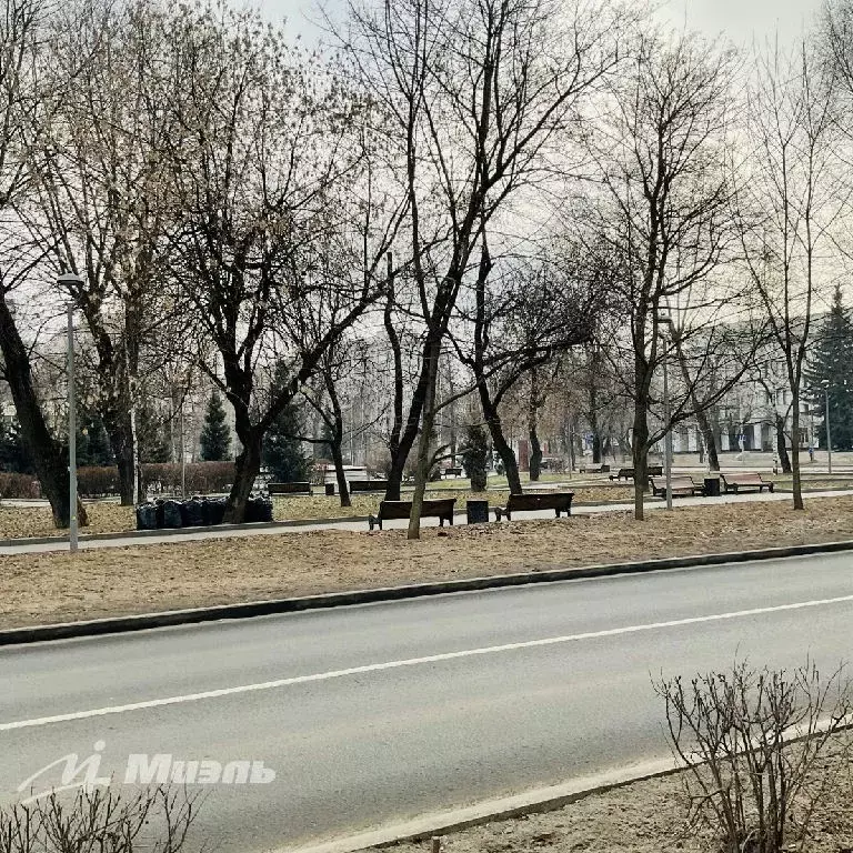 Продается комната в 5-комнатной квартире - Фото 1