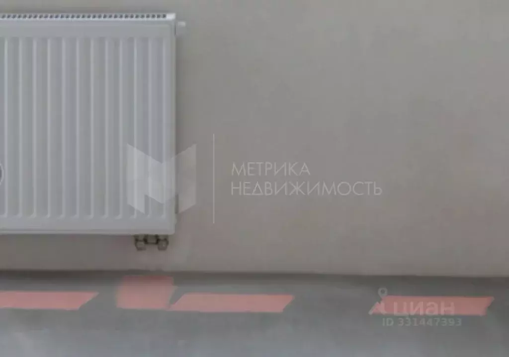 Студия Тюменская область, Тюмень ул. Сергея Свиридова, 11к2 (24.37 м) - Фото 1