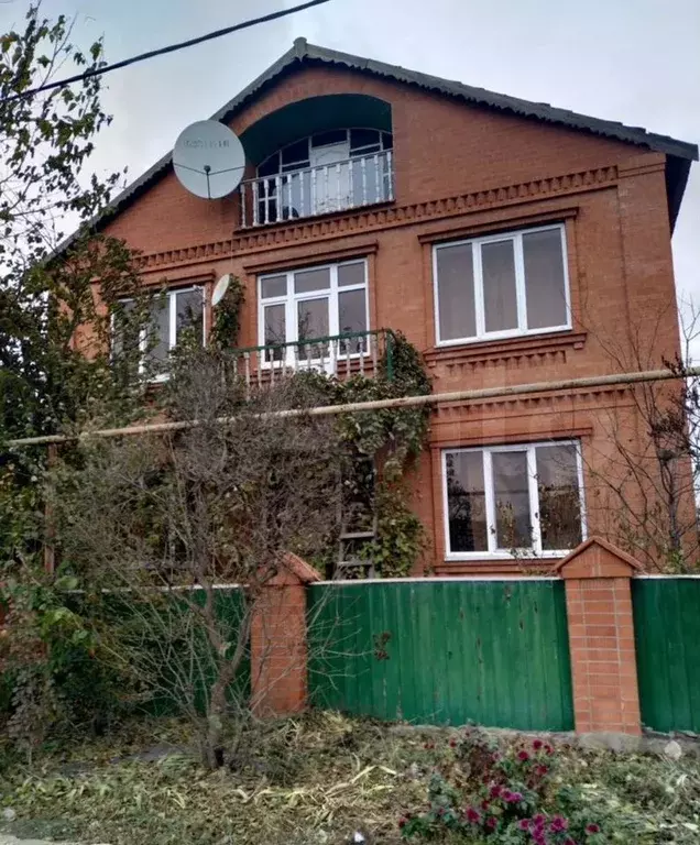 Дом 220 м на участке 10 сот. - Фото 0