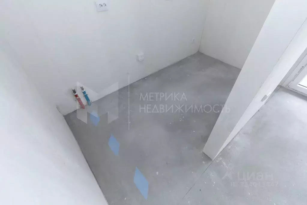 Студия Тюменская область, Тюмень ул. Эльвиры Федоровой, 1 (28.6 м) - Фото 1