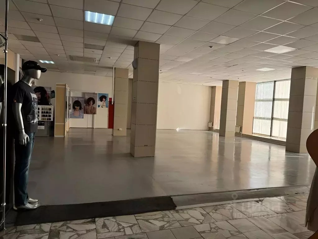 Торговая площадь в Хакасия, Саяногорск Саяногорск городской округ, ... - Фото 0