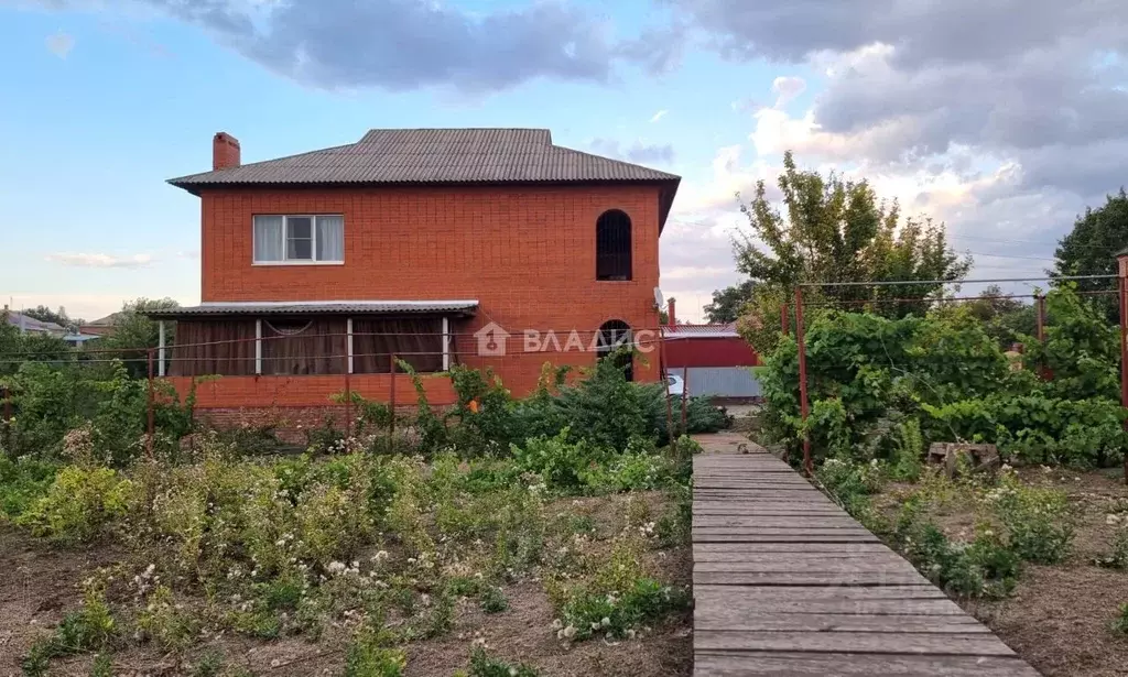 Дом в Ростовская область, Мясниковский район, с. Чалтырь Комсомольская ... - Фото 0