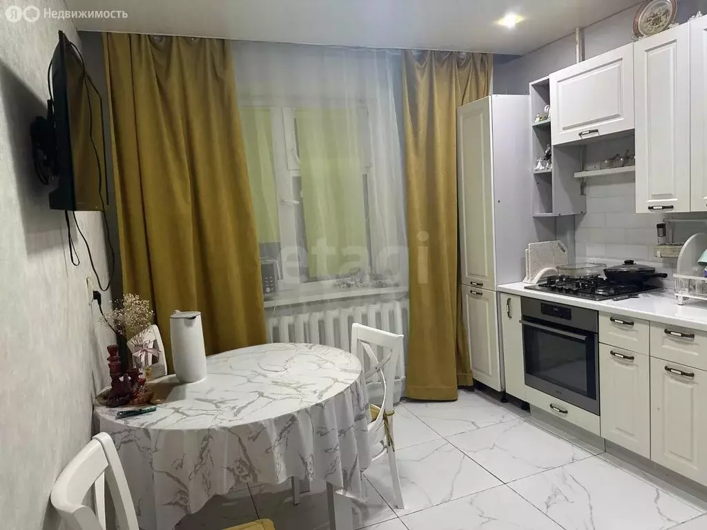 3-комнатная квартира: село Хатассы, улица Каландарашвили, 4/1 (77.7 м) - Фото 1