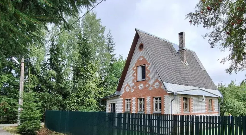 Дом в Ленинградская область, Лужский район, Мшинское с/пос, Дивенская ... - Фото 1