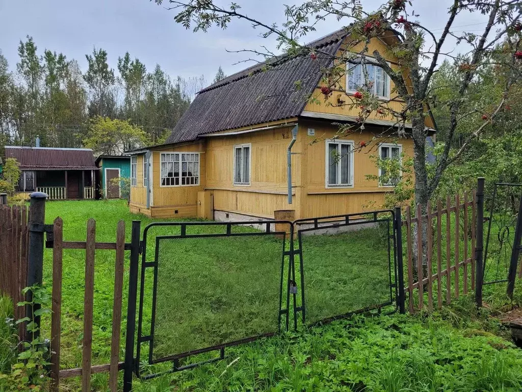 Дом в Ленинградская область, Лужский район, Мшинское с/пос, Мшинская ... - Фото 0