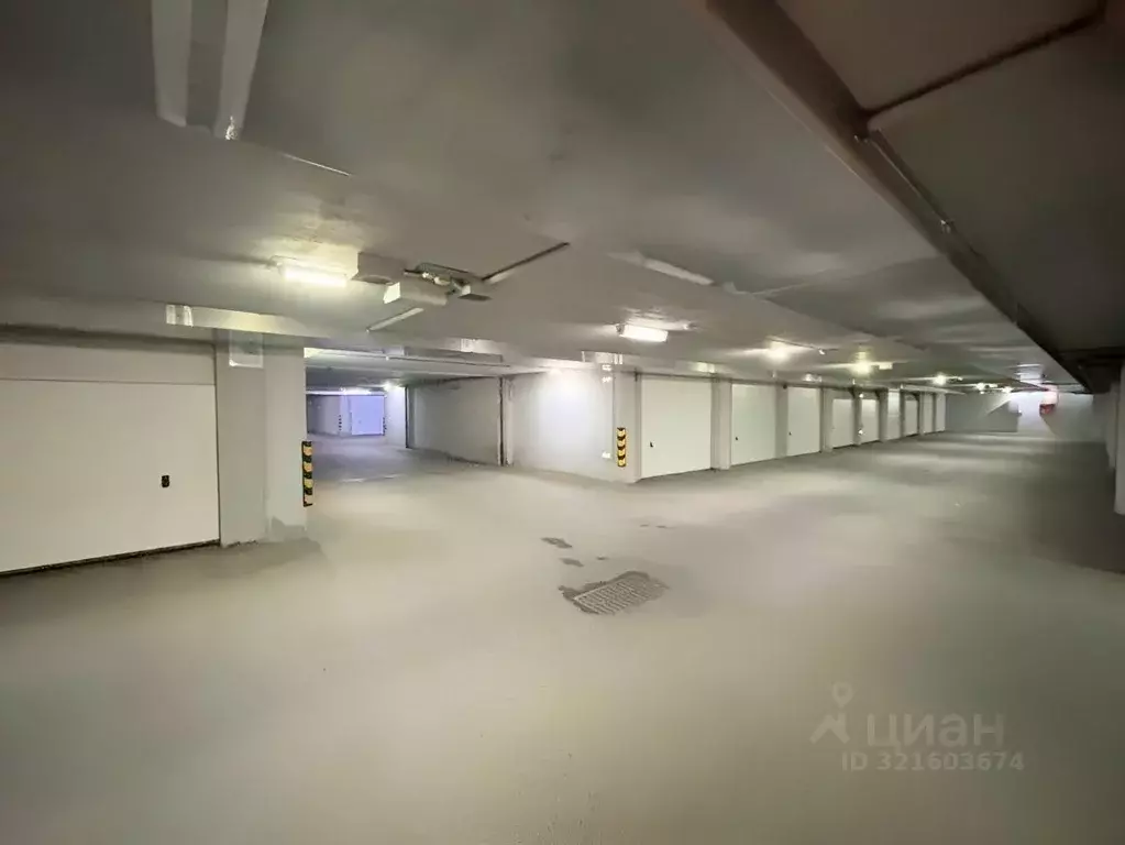 Гараж в Свердловская область, Екатеринбург ул. Белинского, 86 (19 м) - Фото 0