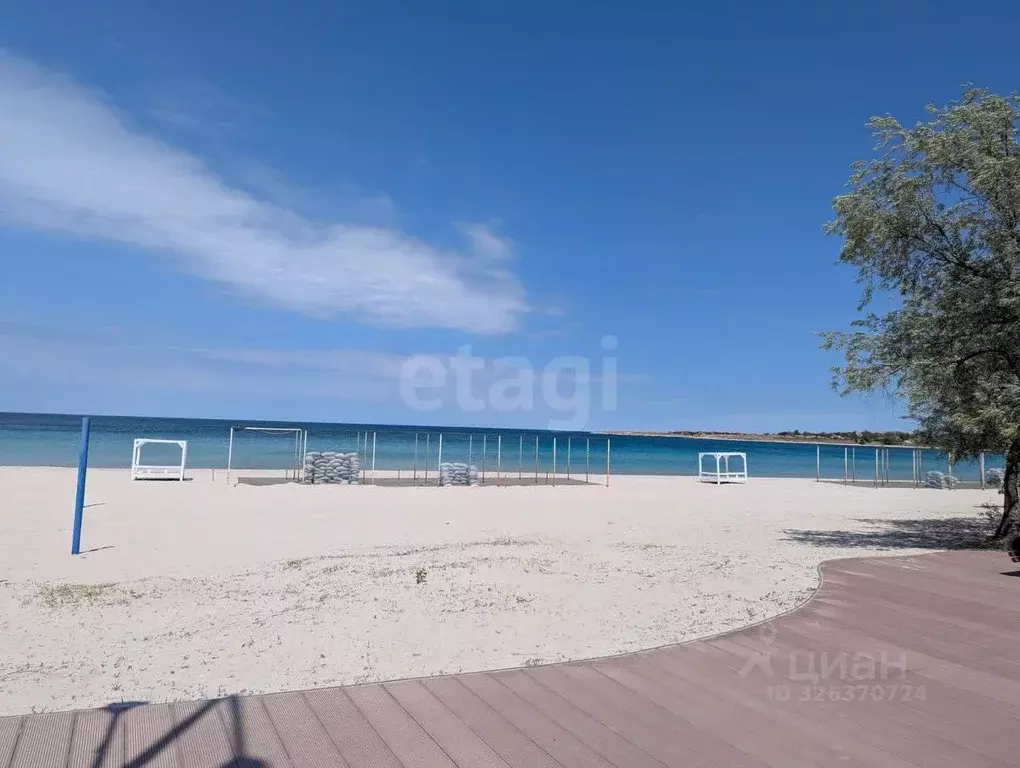 Участок в Крым, Черноморское пгт ул. Воронцова, 21 (9.8 сот.) - Фото 1