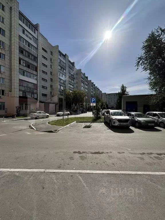 3-к кв. Тюменская область, Тюмень ул. Газовиков, 6 (61.2 м) - Фото 1