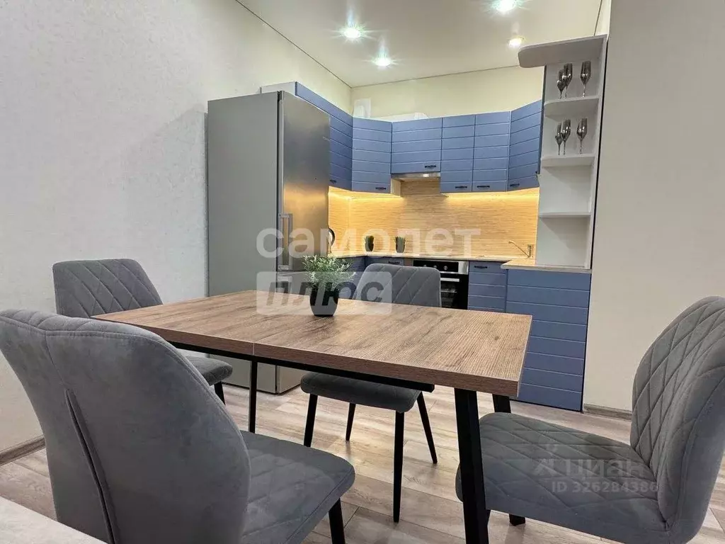 2-к кв. Челябинская область, Челябинск ул. Братьев Кашириных, 119 ... - Фото 1