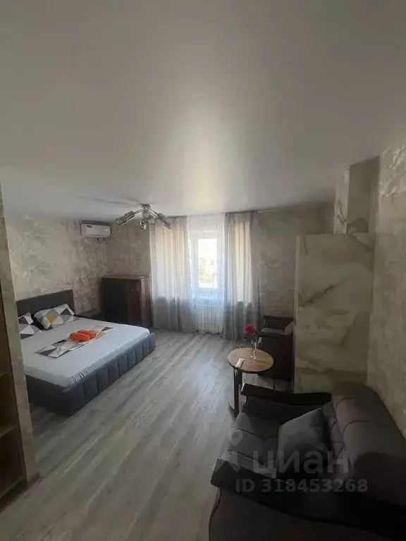 1-к кв. Волгоградская область, Урюпинск ул. Кривошлыкова, 11 (50.0 м) - Фото 0
