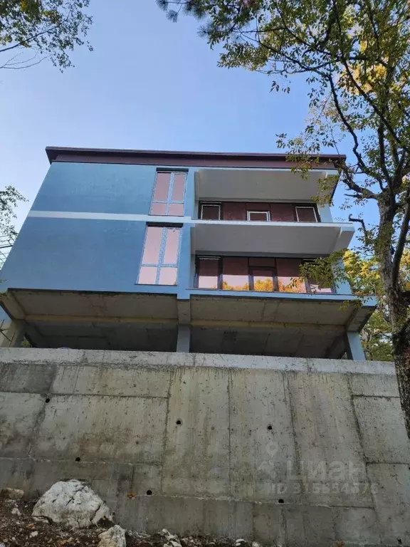 Дом в Крым, Ялта муниципальный округ, пос. Высокогорное ул. Лесная, 8 ... - Фото 0