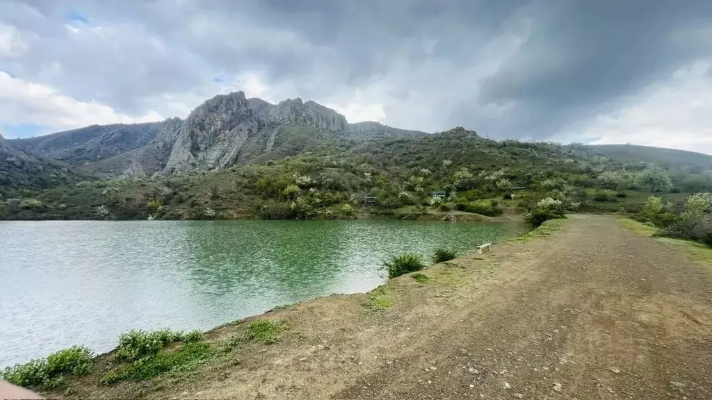 Участок в Крым, Алушта муниципальный округ, с. Зеленогорье ул. ... - Фото 1