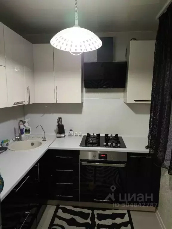 3-к кв. Кемеровская область, Кемерово просп. Ленина, 37 (56.0 м) - Фото 1