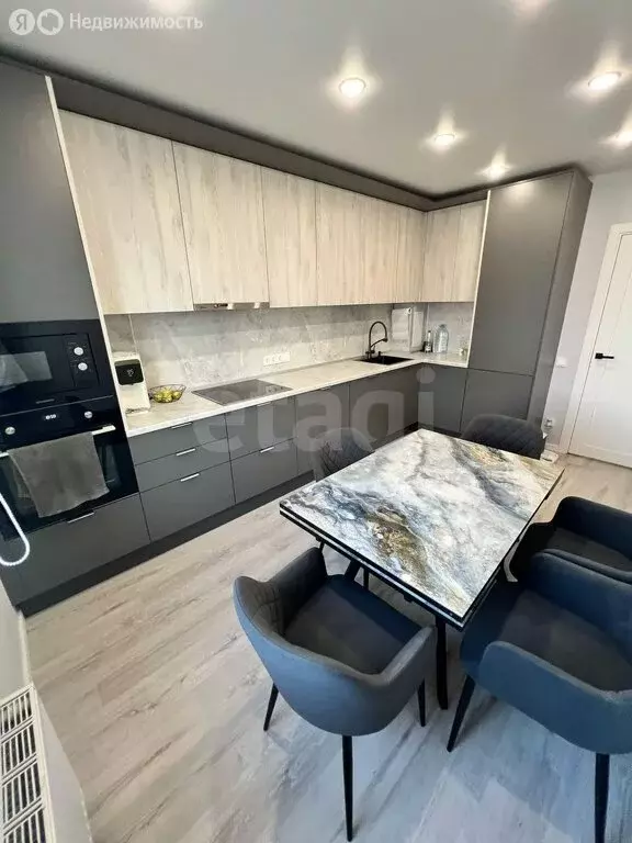 3-комнатная квартира: Санкт-Петербург, Пахомовская улица, 26 (59.1 м) - Фото 1