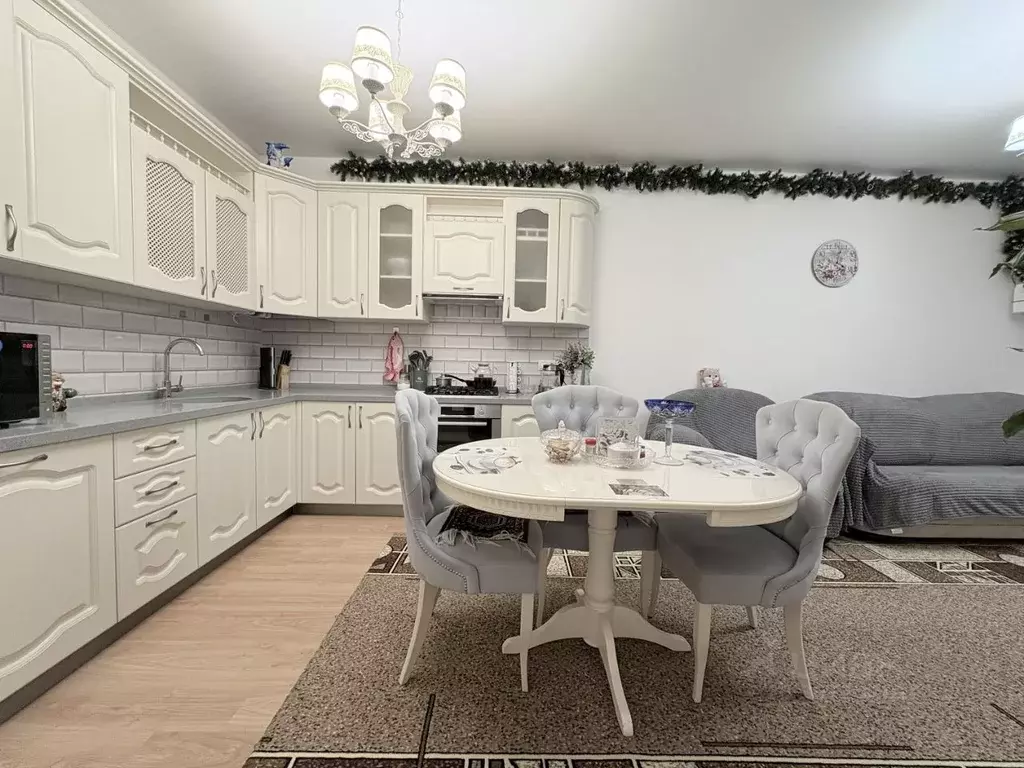 3-к кв. Московская область, Домодедово Белые Столбы мкр, ул. Мечты, ... - Фото 1