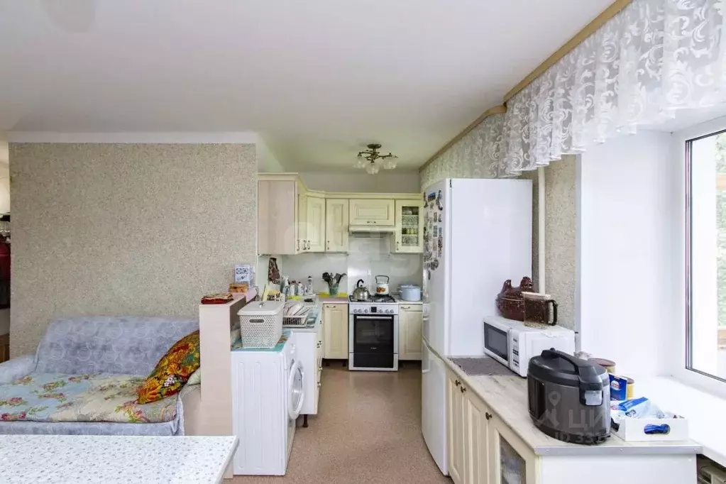 3-к кв. Тюменская область, Тюмень ул. Республики, 169 (55.6 м) - Фото 2