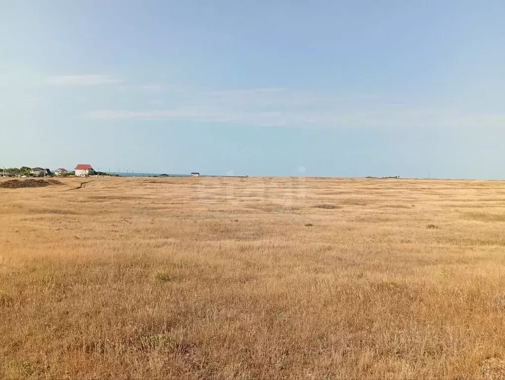 Участок в Крым, Ленинский район, Семисотское с/пос, с. Каменское ул. ... - Фото 0