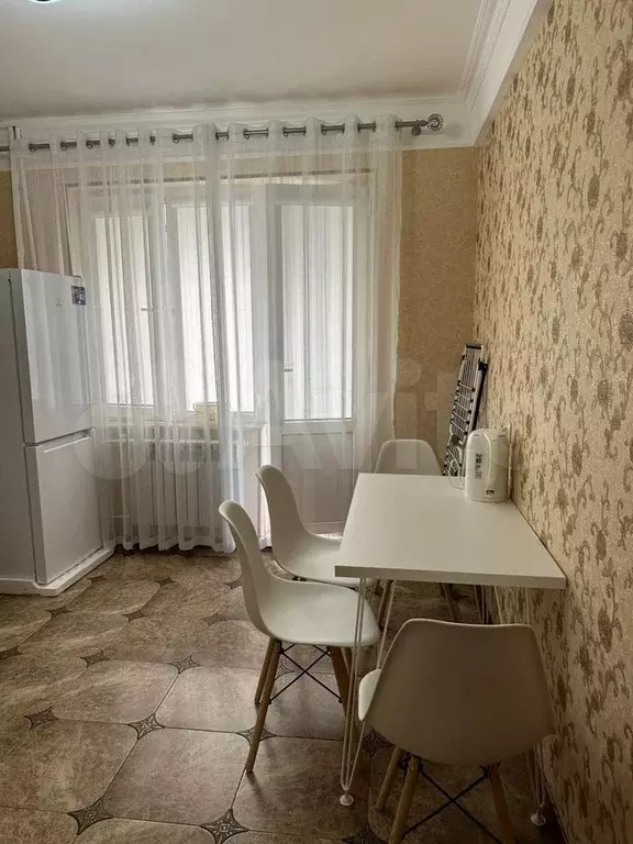 1-к. квартира, 40 м, 1/10 эт. - Фото 1