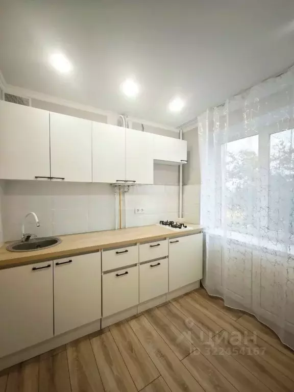 1-к кв. Оренбургская область, Оренбург Алтайская ул., 8 (30.0 м) - Фото 1