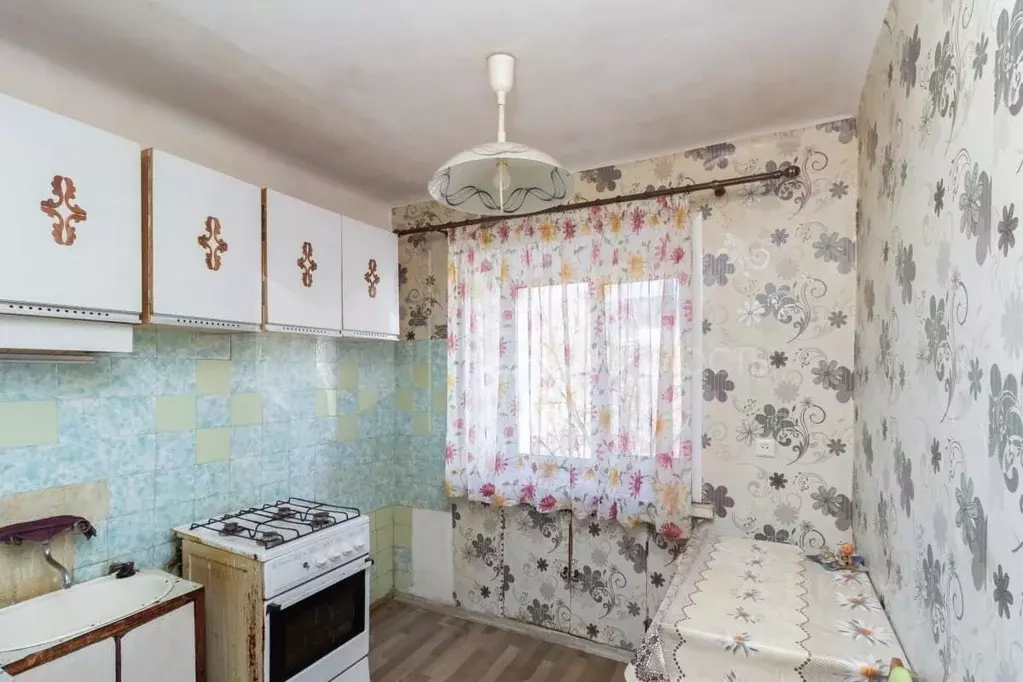 2-к кв. Тюменская область, Тюмень ул. Луначарского, 36 (42.8 м) - Фото 1