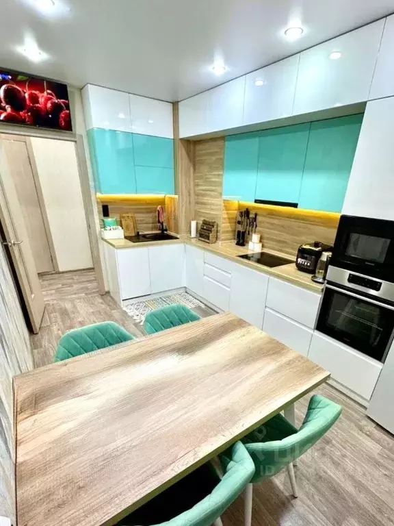 2-к кв. Красноярский край, Красноярск ул. Чернышевского, 120А (56.6 м) - Фото 1